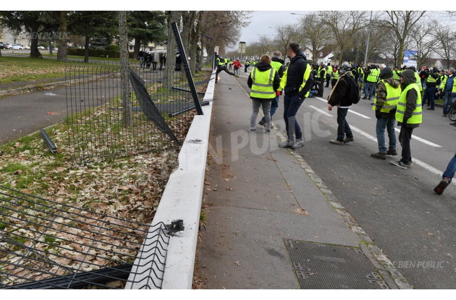 Le 5 janvier, plusieurs personnes avaient tenté de pénétrer dans le quartier Deflandre. Photo Philippe BRUCHOT
